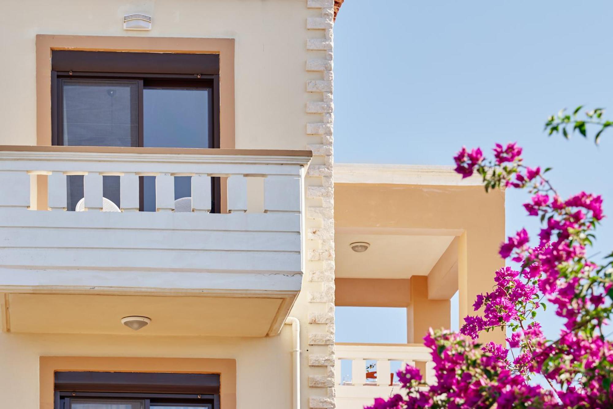 Villa Gereoudis Seaview Apartments-Pool & Bar Kolymbari Exterior photo