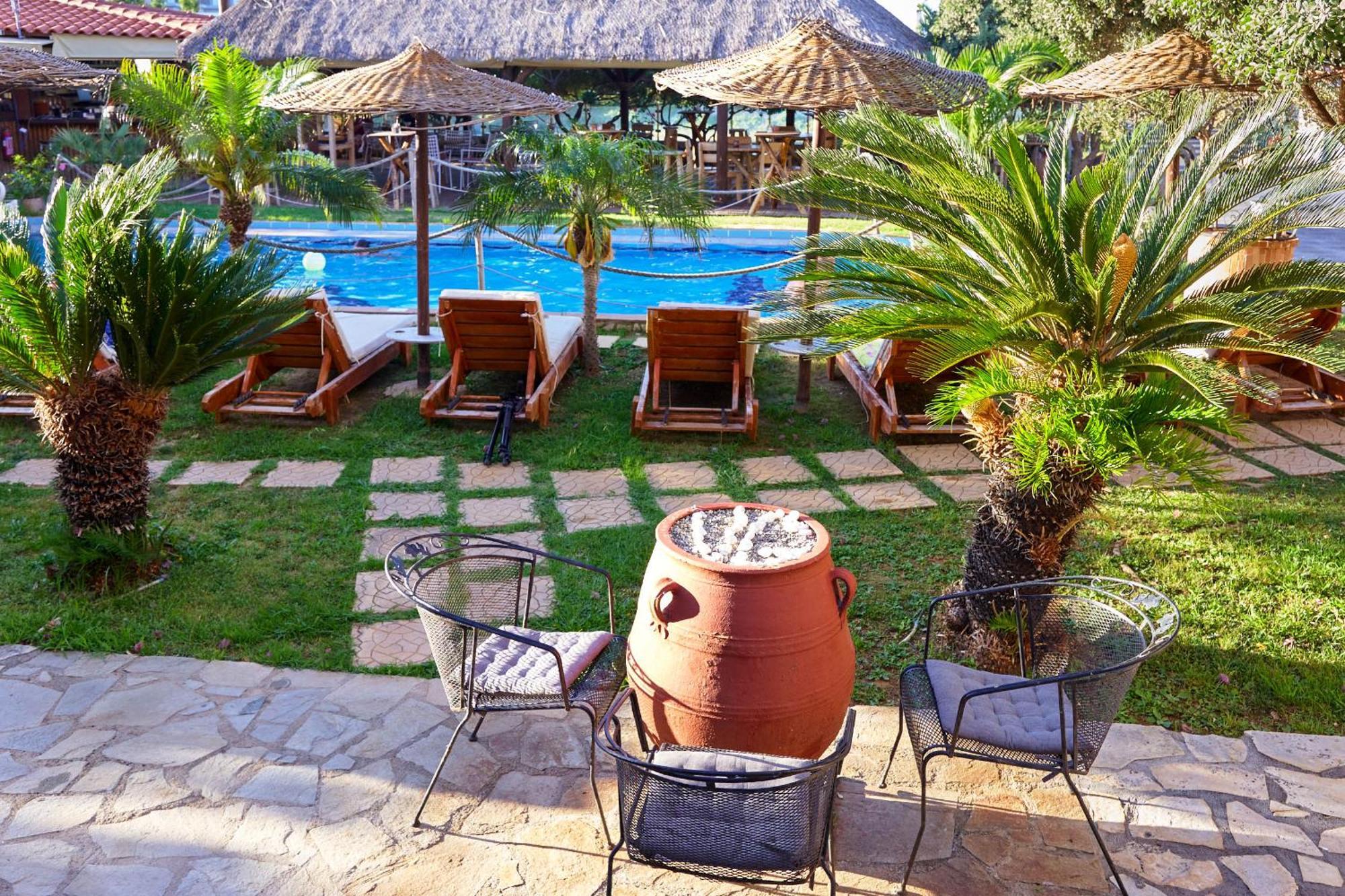 Villa Gereoudis Seaview Apartments-Pool & Bar Kolymbari Exterior photo