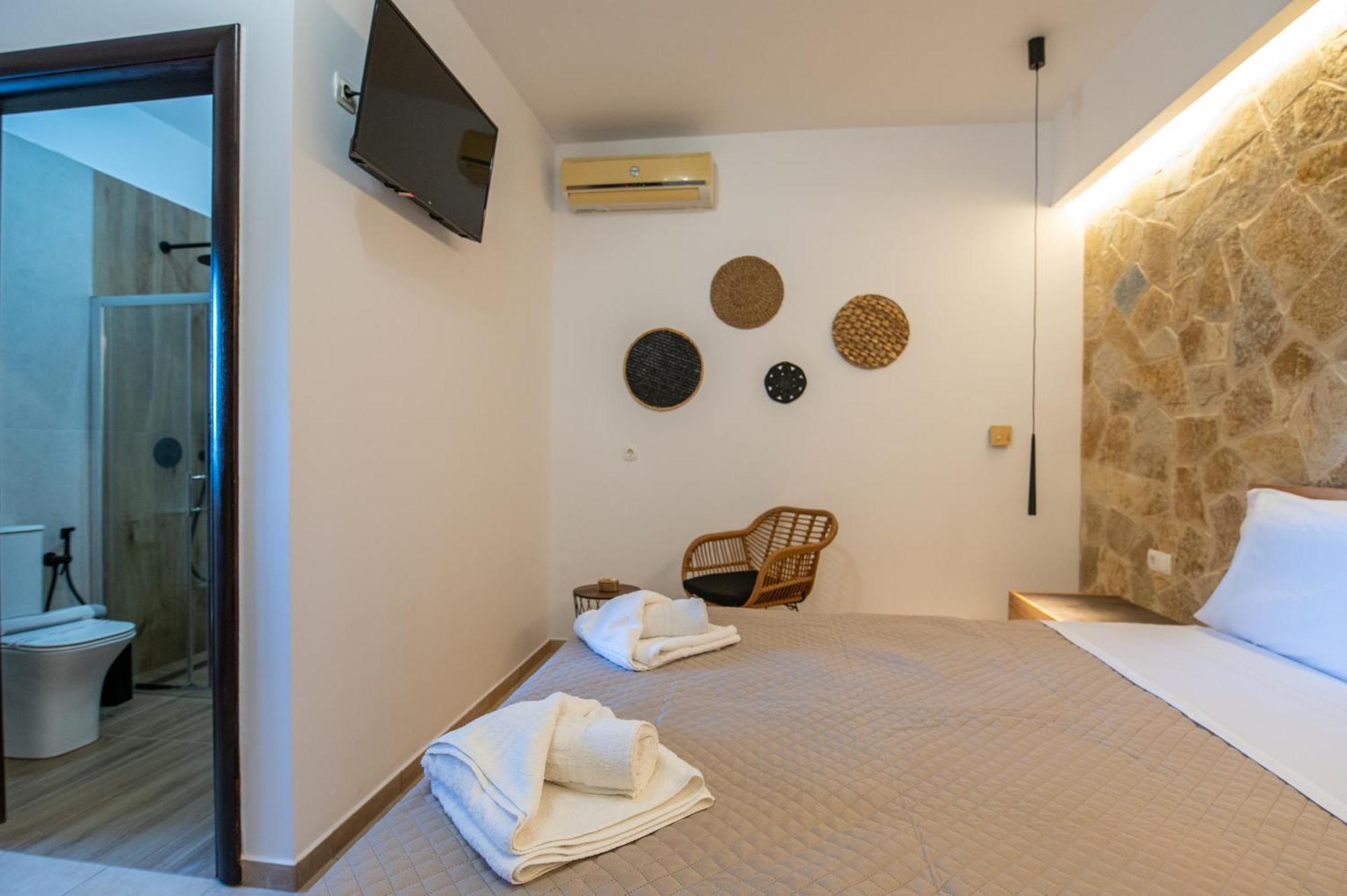Villa Gereoudis Seaview Apartments-Pool & Bar Kolymbari Exterior photo
