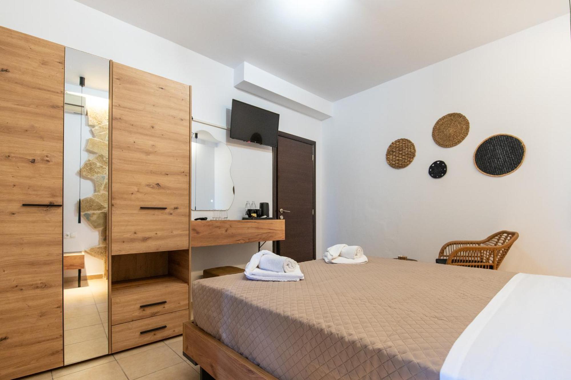 Villa Gereoudis Seaview Apartments-Pool & Bar Kolymbari Exterior photo